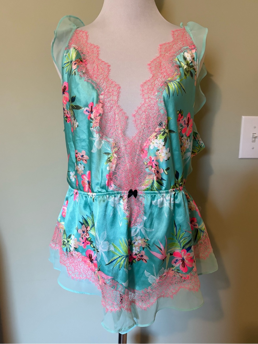 Victoria’s Secret Vintage Hawaiian Tropical Fantasy Chantilly Lace Romper - Picture 1 of 9